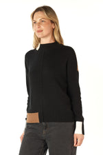 COLOUR BLOCK TRIM JUMPER IN BLACK