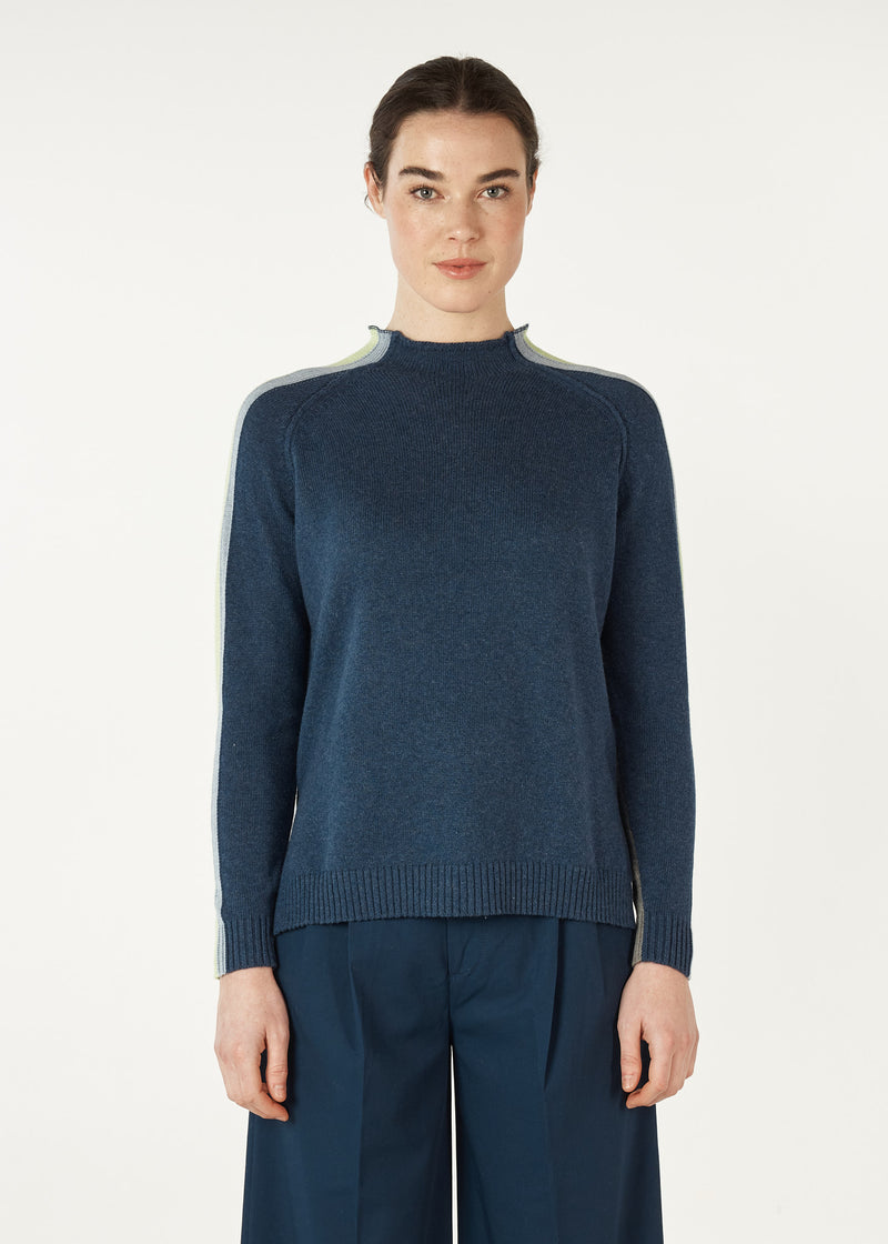 CONTRAST FUNNEL NECK IN DENIM