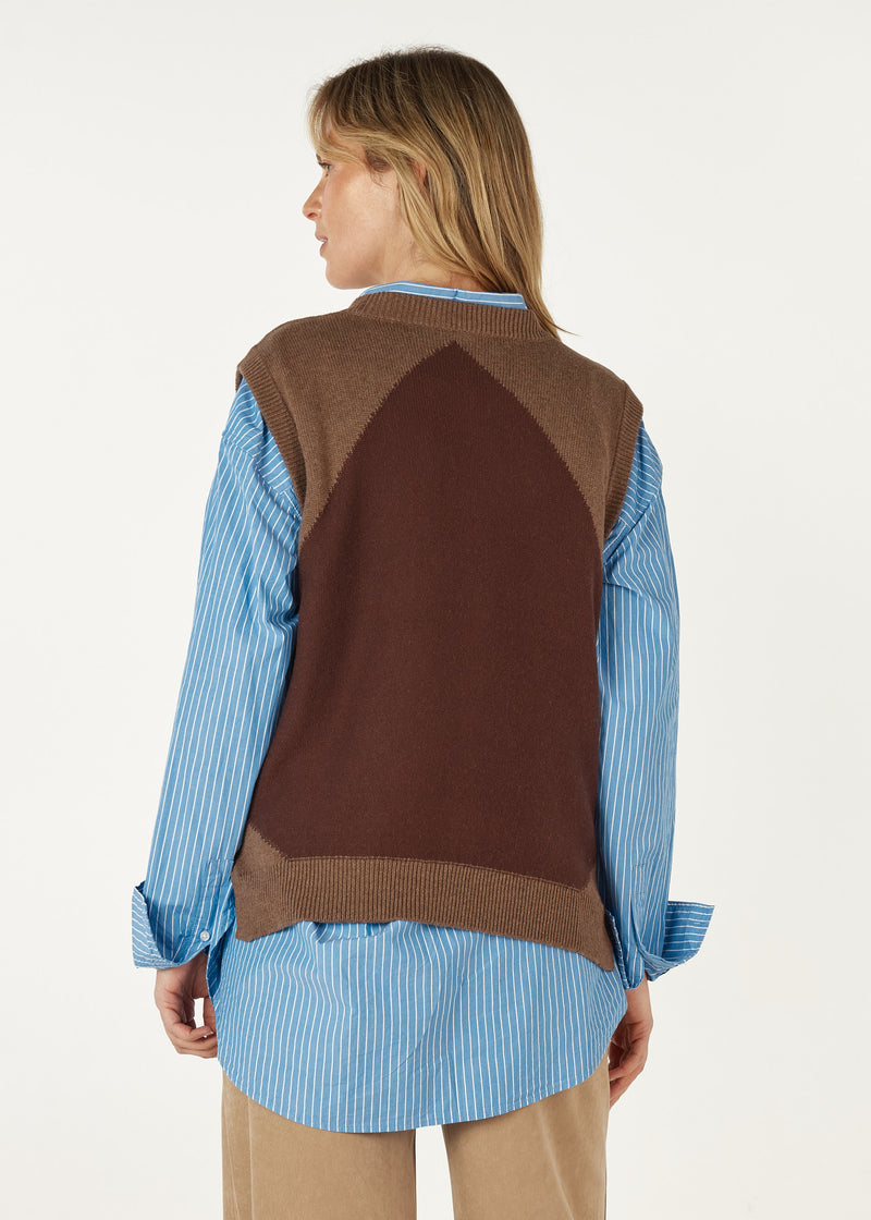 DIAMOND DAPPER VEST IN BARK