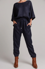 STUDIO RELAXED PANT: NAVY