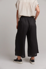 STUDIO CROP PANT: BLACK