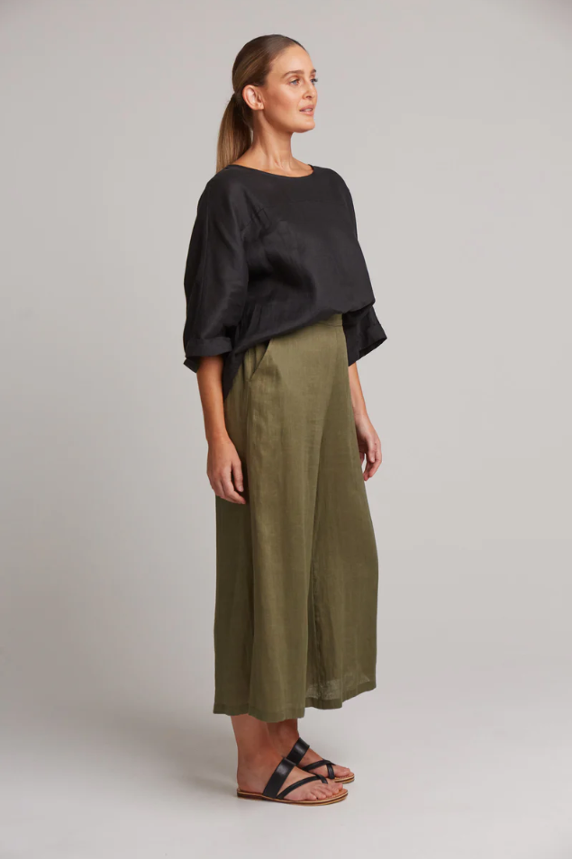 STUDIO CROP PANT: KHAKI