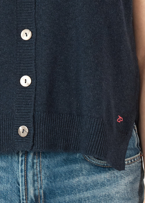 ESSENTIAL BUTTON VEST IN DENIM