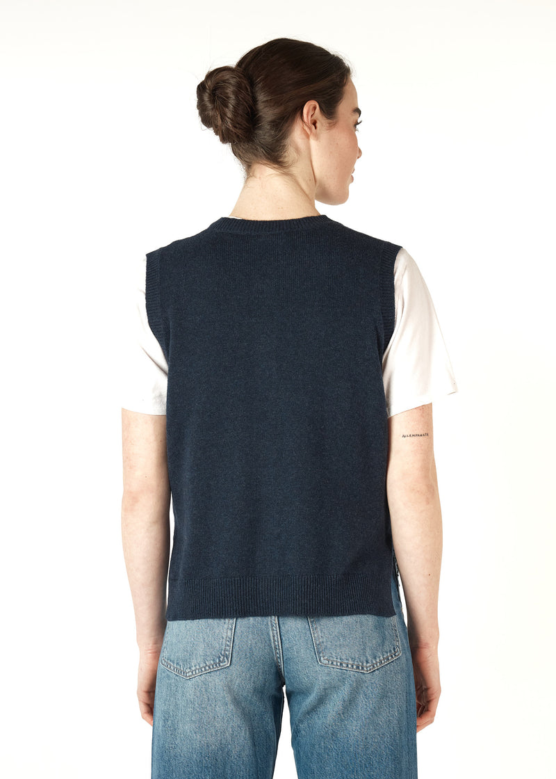 ESSENTIAL BUTTON VEST IN DENIM