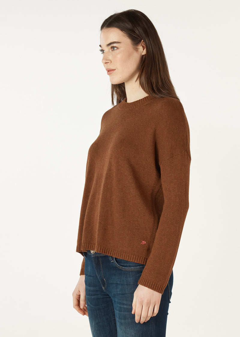 ESSENTIAL ROUND NECK IN COFFEE