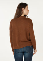 ESSENTIAL ROUND NECK IN COFFEE