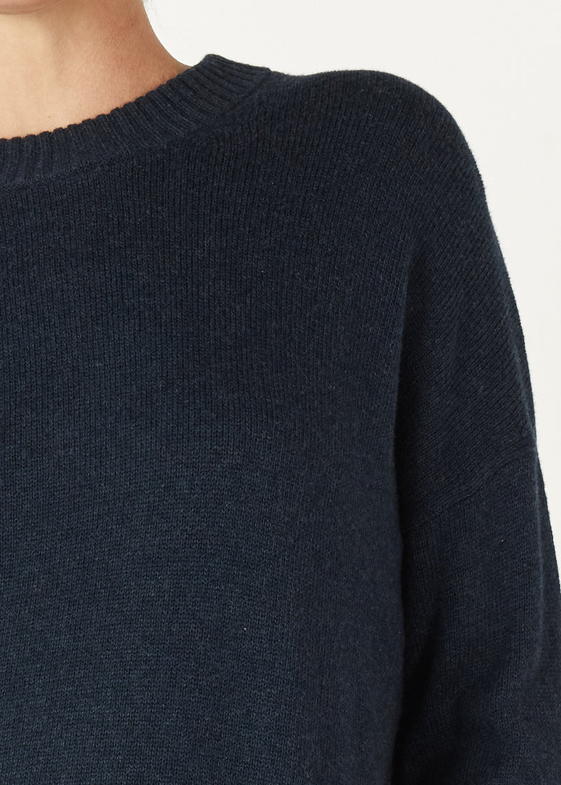 ESSENTIAL ROUND NECK IN DENIM