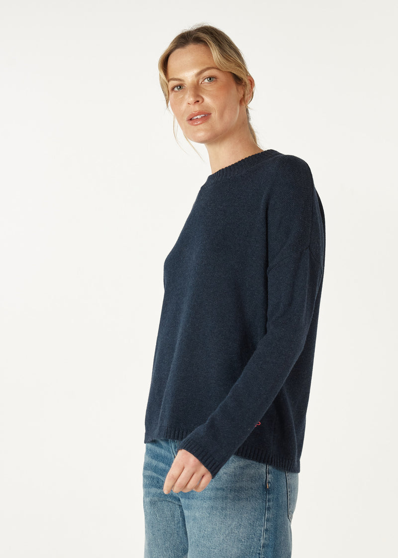 ESSENTIAL ROUND NECK IN DENIM