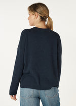 ESSENTIAL ROUND NECK IN DENIM