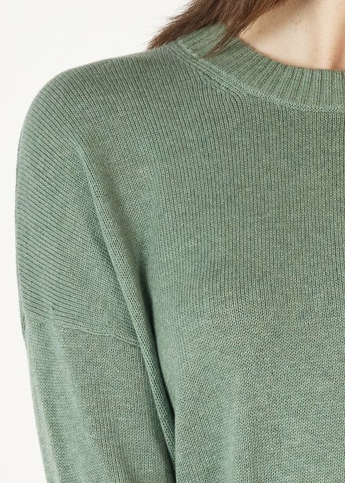 ESSENTIAL ROUND NECK IN MOSS