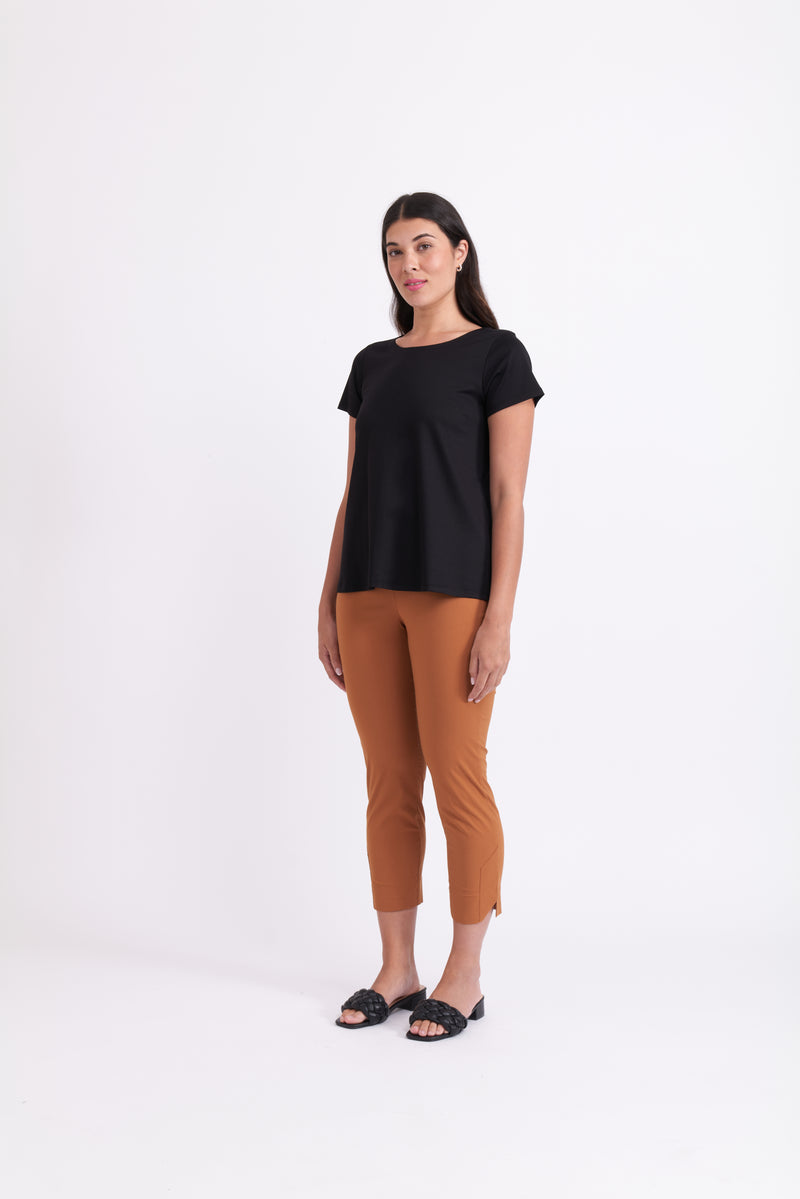 NATURAL FLARE TOP: BLACK