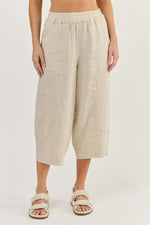 BARREL LEG  7/8 LINEN PANT IN SAND