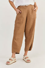 BARREL LEG LINEN PANT IN GINGERBREAD